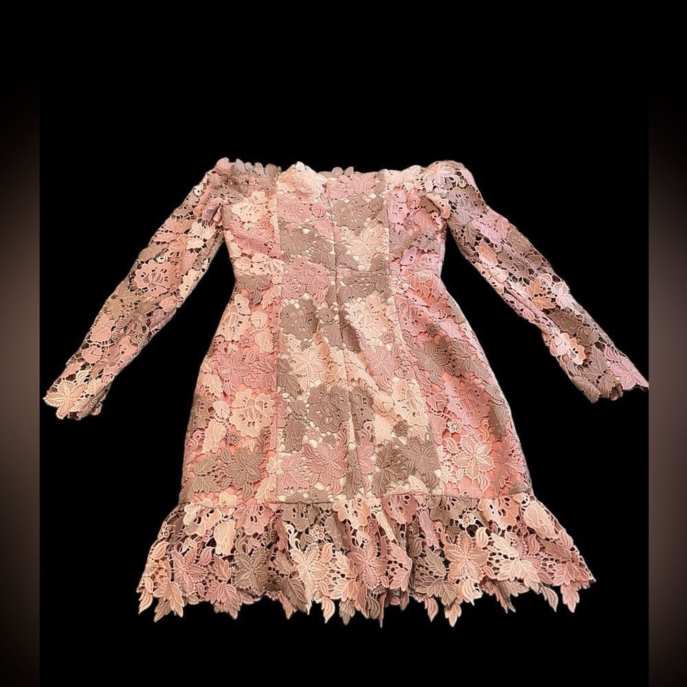 Elliatt Blush Pink Off-Shoulder Lace Midi Dress - Picture 4 of 7